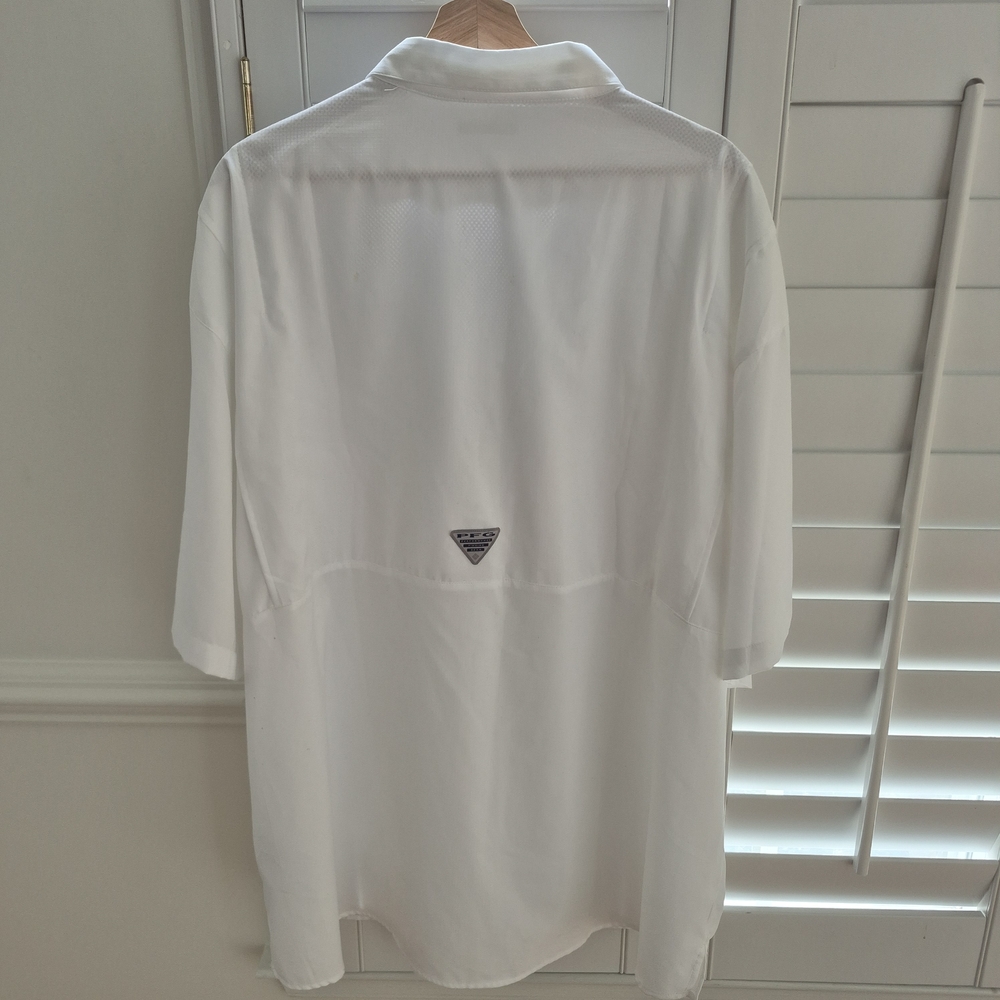 Columbia Men's White Short-Sleeve Button-Down Performance Shirt - Picture 4 of 4